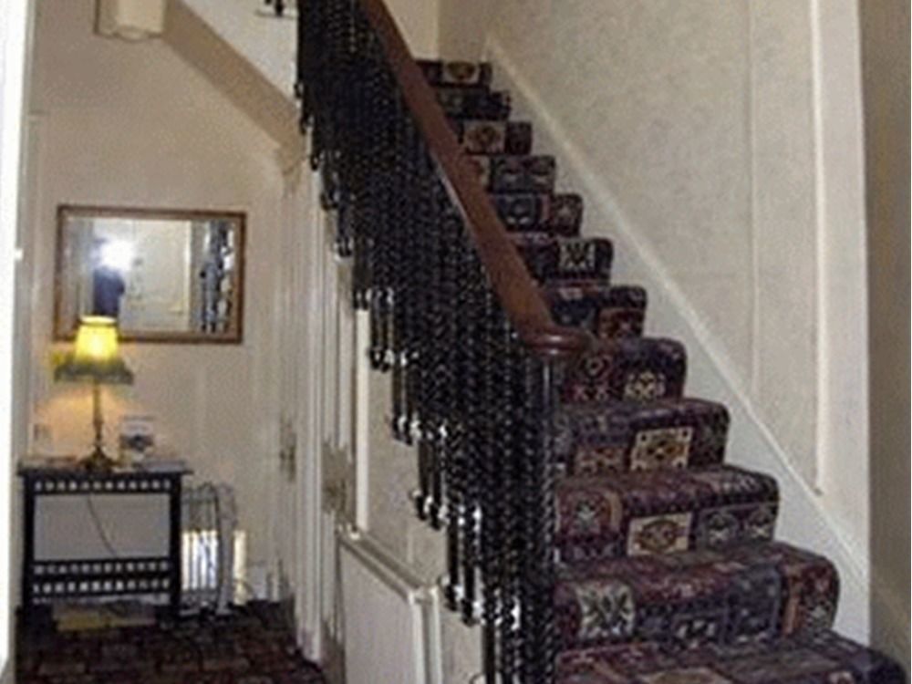 Regis Guest house